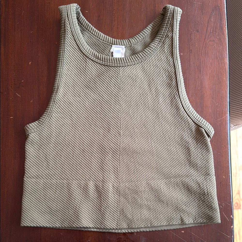 Nikibiki Cropped Tank Top
